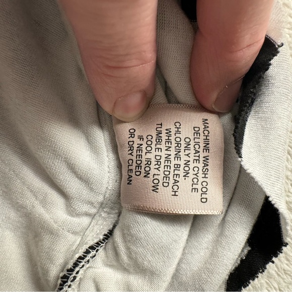 Philosophy Black and White Geometric Tank Top Ruched Side Raw Hem Size Medium - Picture 16 of 16